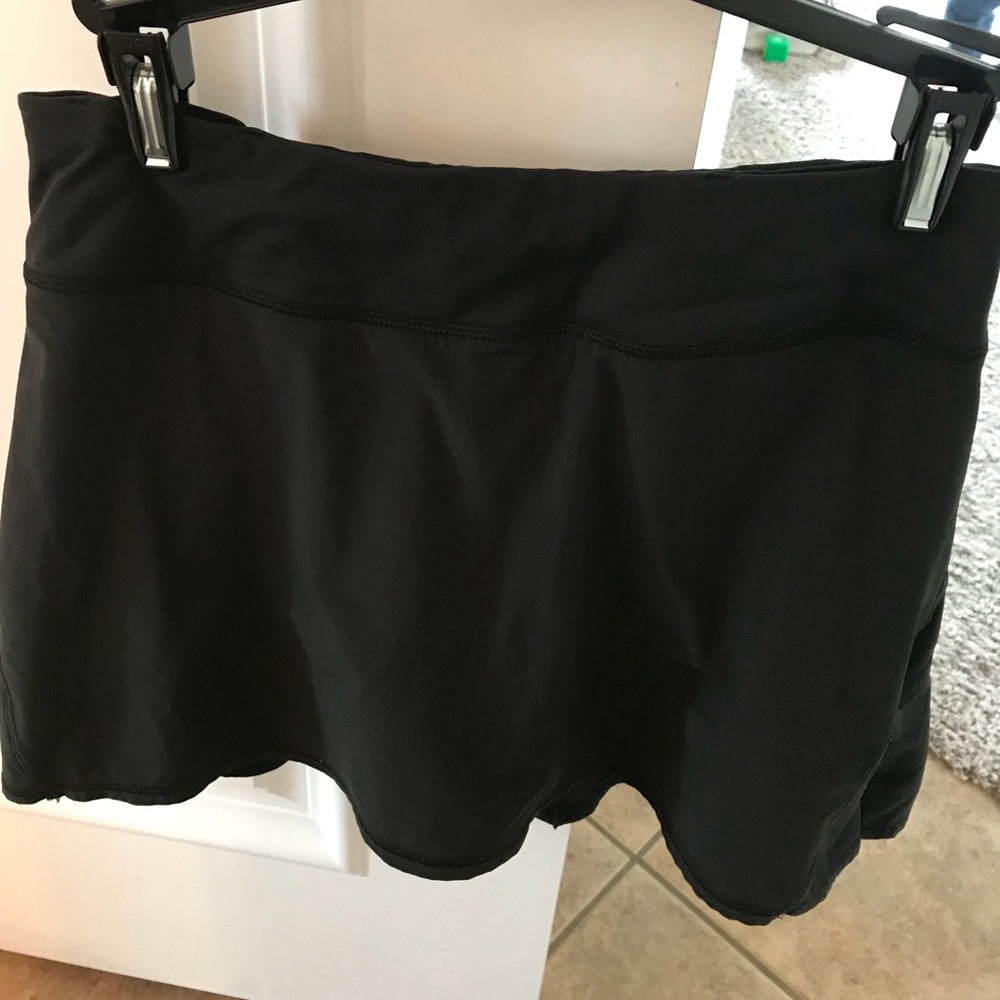 Lululemon skirt size 4